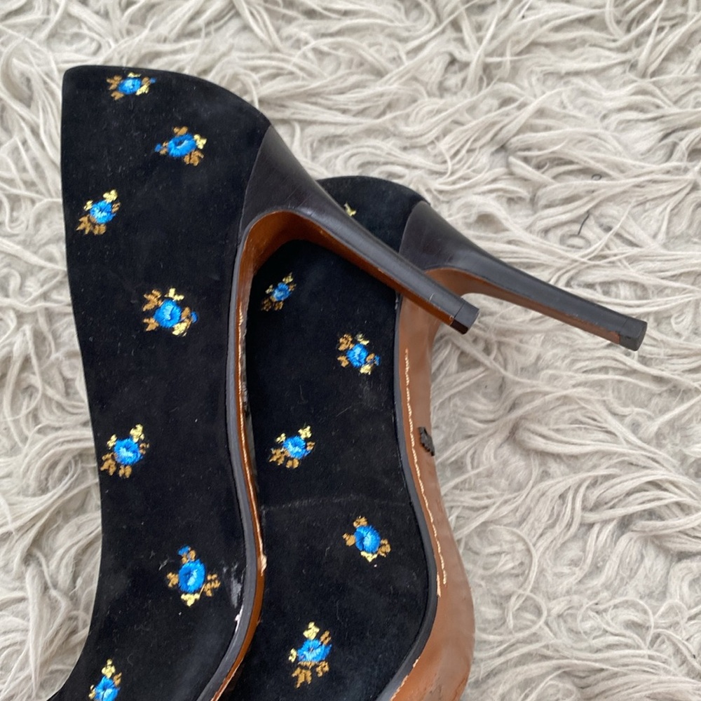 Coach Pumps gently worn! - Picture 5 of 5
